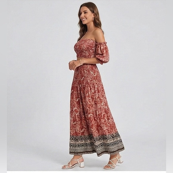 Off Shoulder Paisley Print Crop Top & Ruffle Hem Skirt Set - Picture 3 of 7